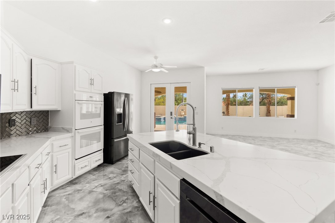 3064 Azure Bay Street