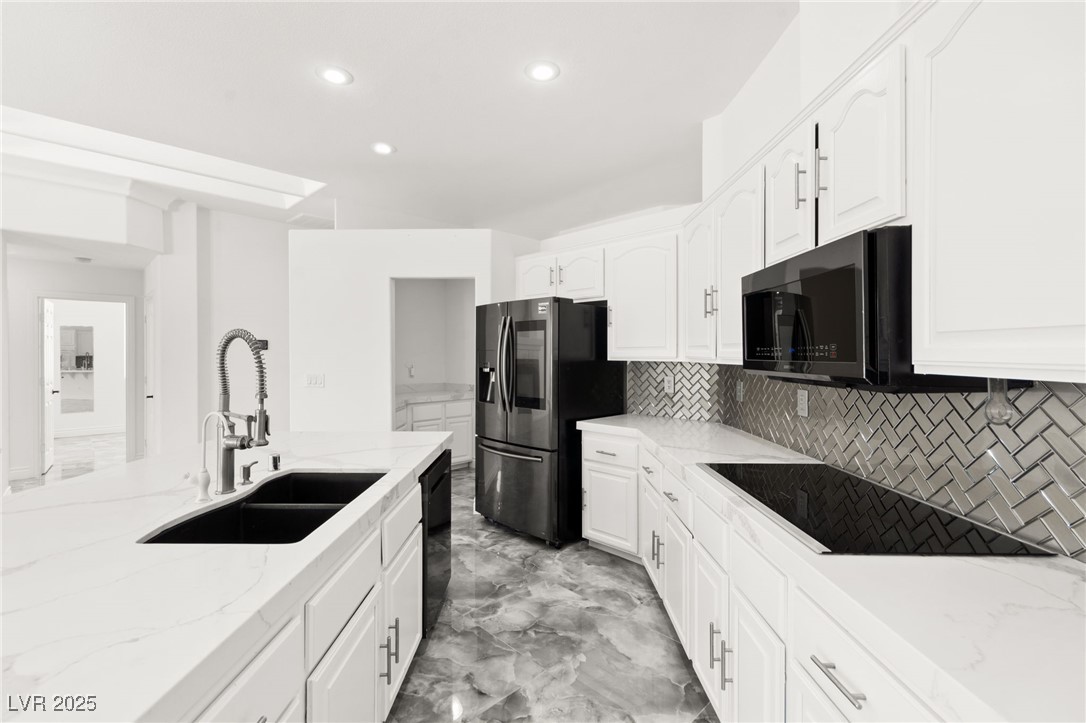 3064 Azure Bay Street