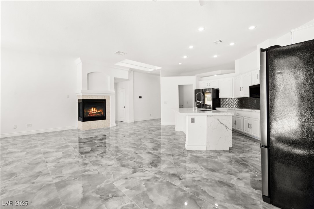 3064 Azure Bay Street