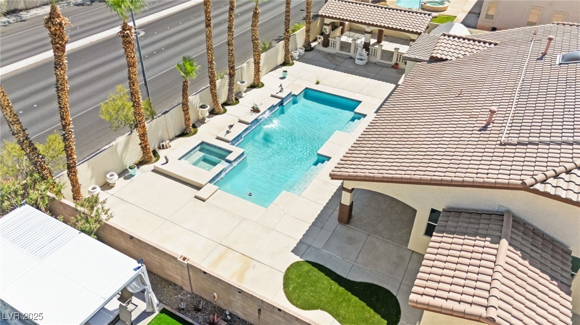 3064 Azure Bay Street