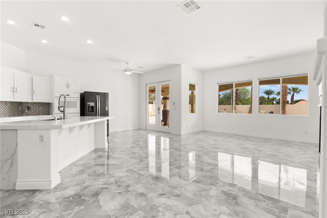 3064 Azure Bay Street