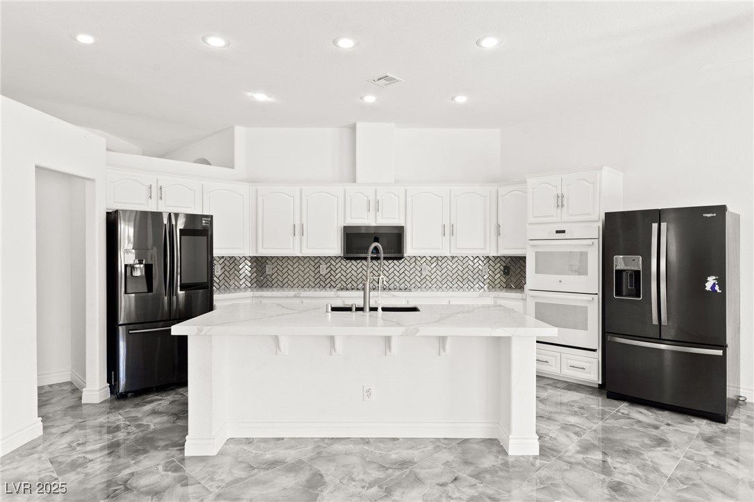 3064 Azure Bay Street