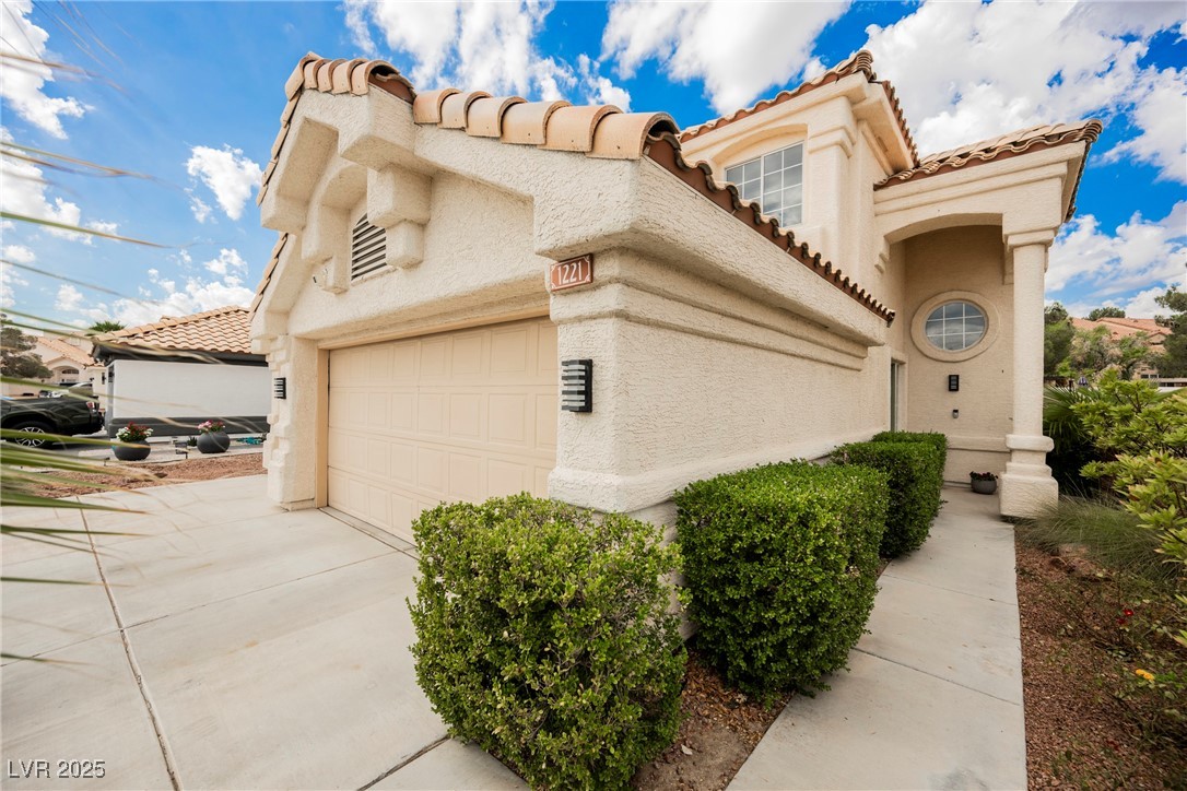1221 Lucia Drive