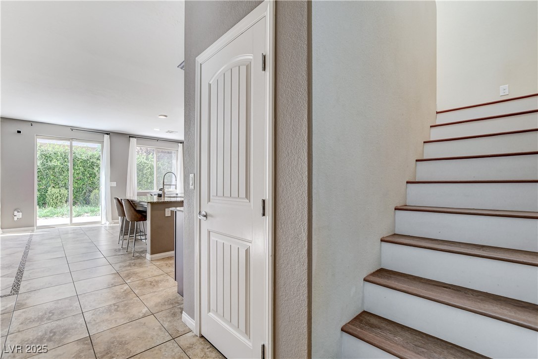 9273 Blue Agate Street