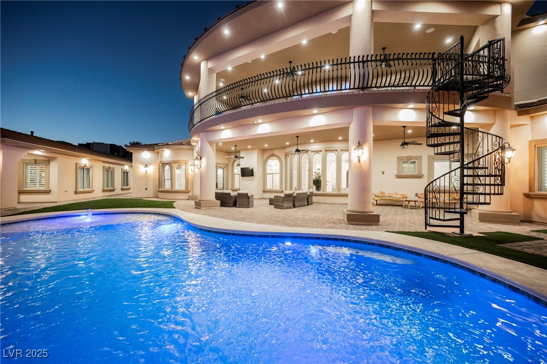 1721 South Tioga Way