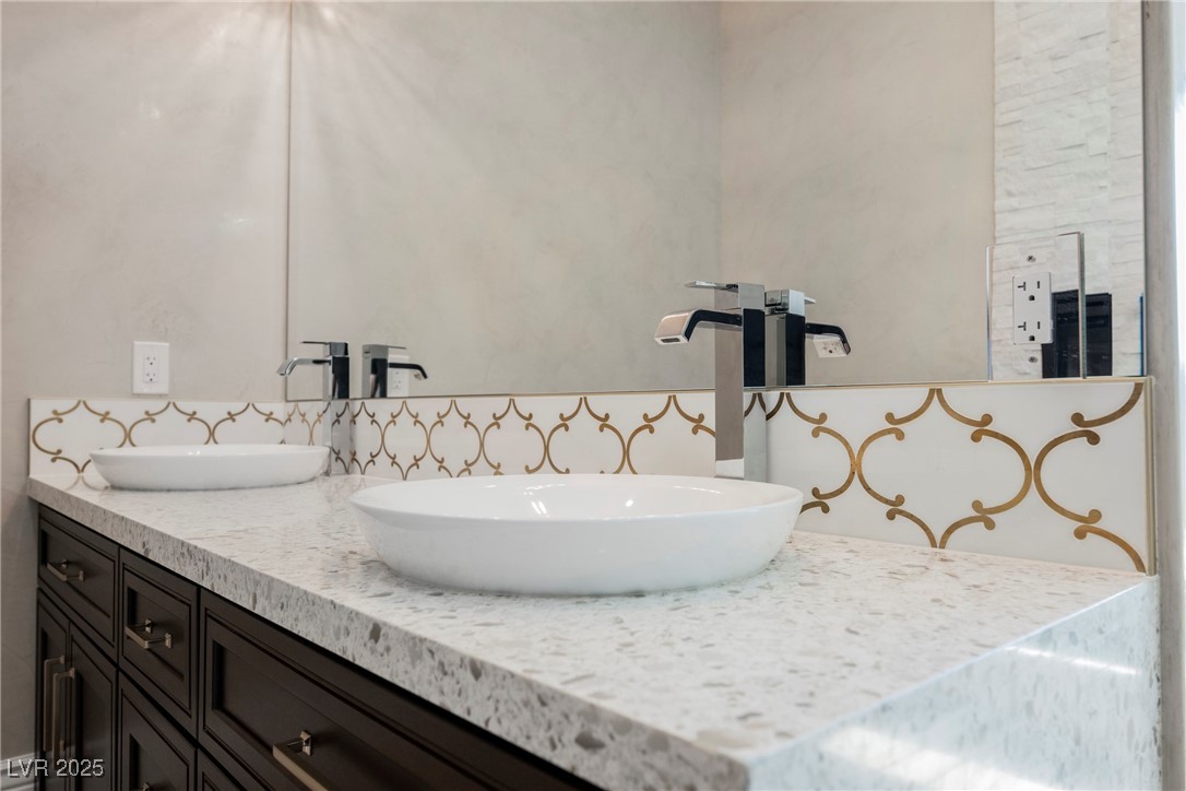 1721 South Tioga Way