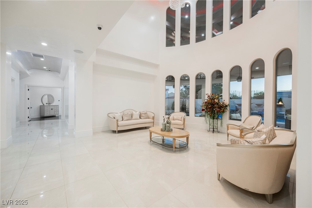 1721 South Tioga Way