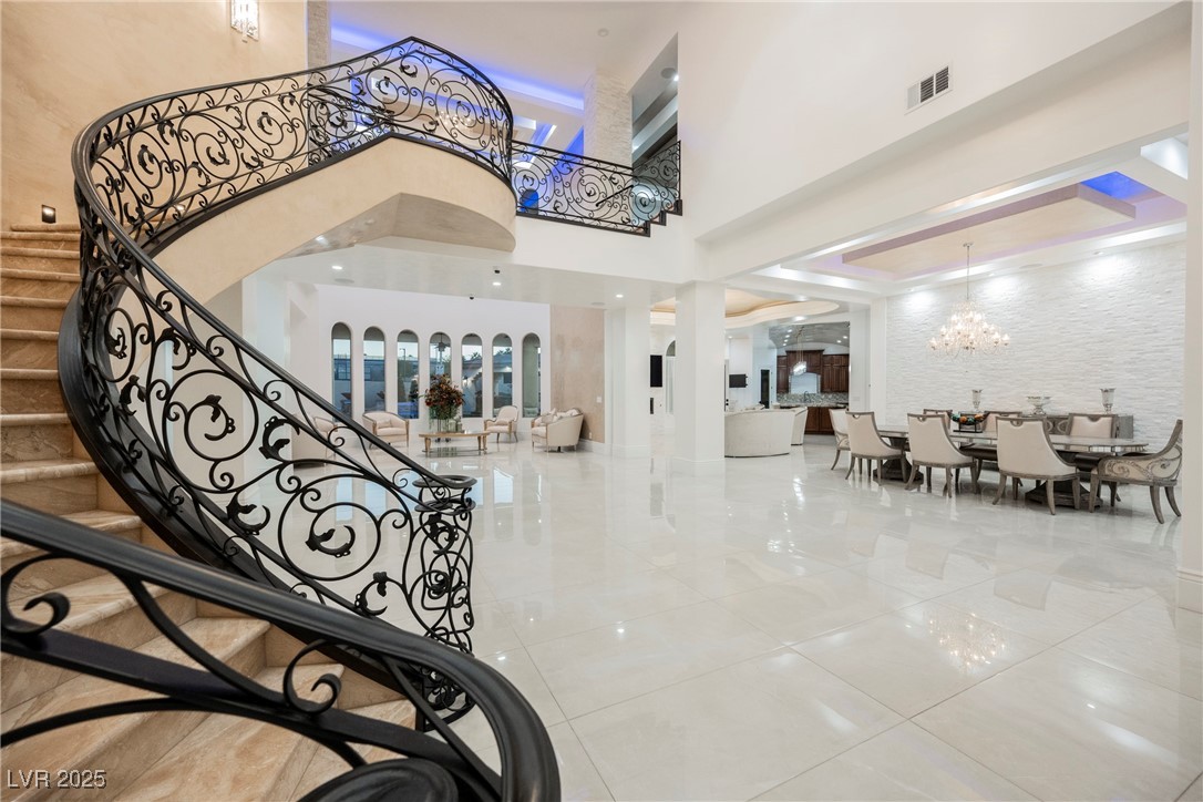 1721 South Tioga Way