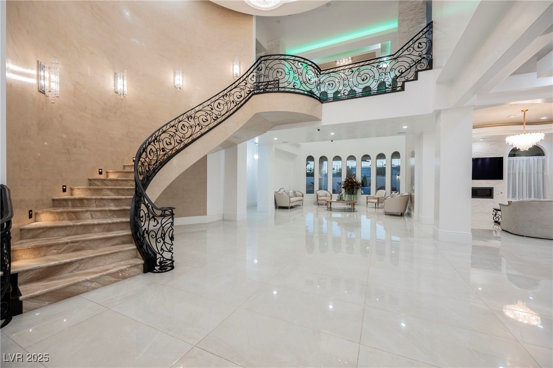 1721 South Tioga Way