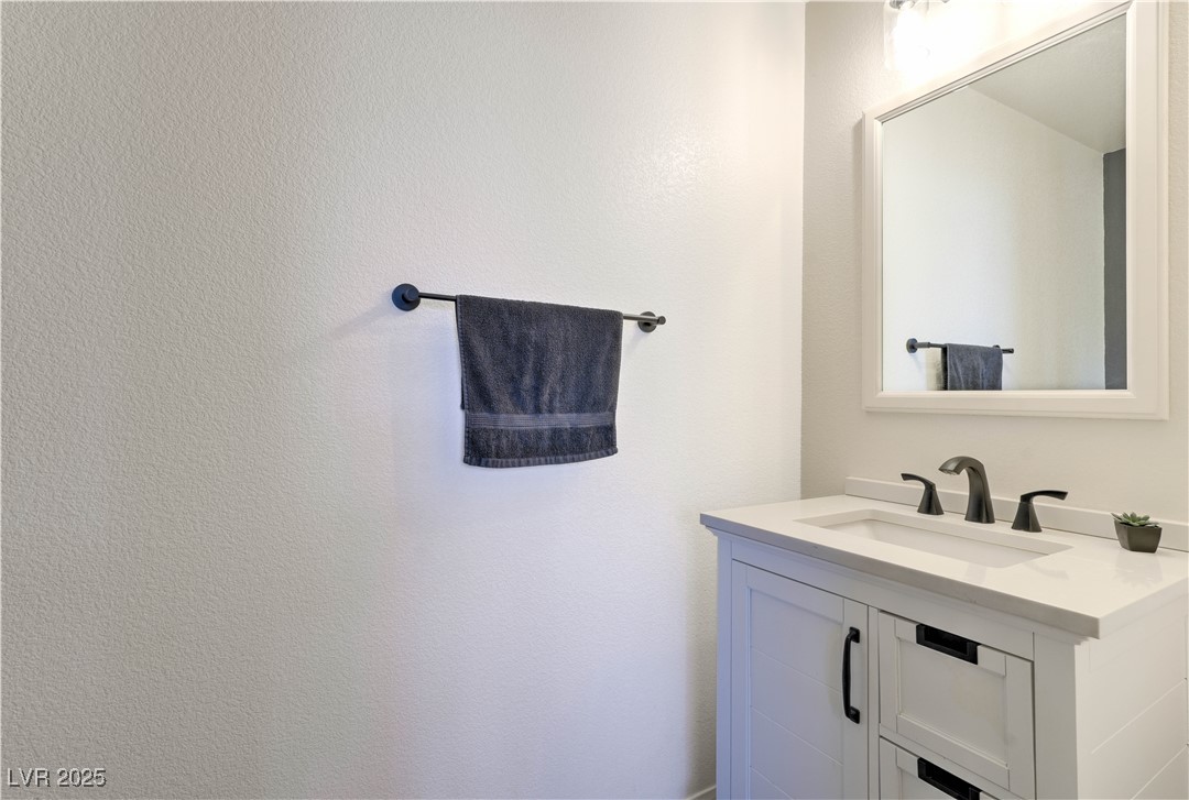 8216 Brilliant Pompon Place