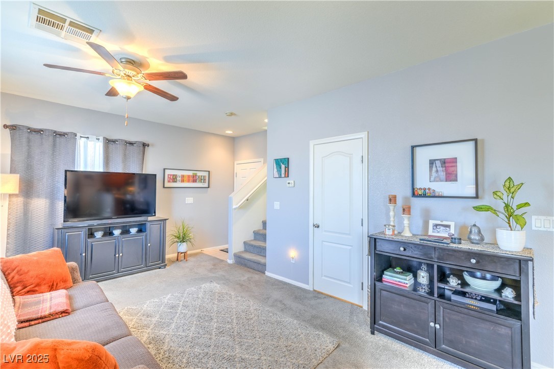 8216 Brilliant Pompon Place