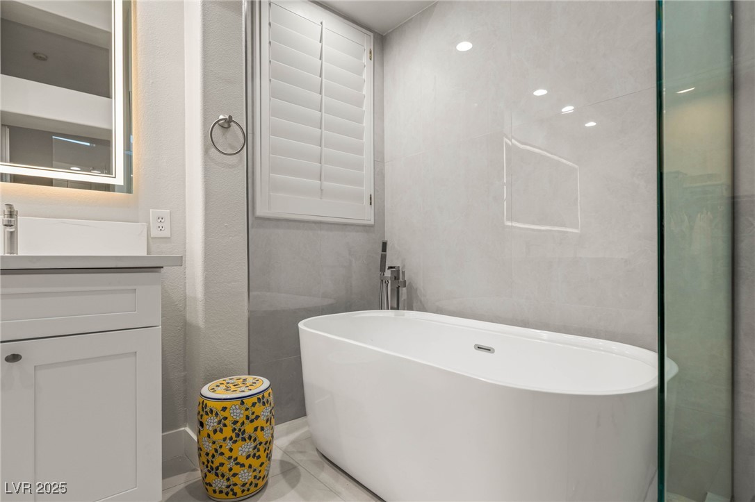 720 Sir James Bridge Way