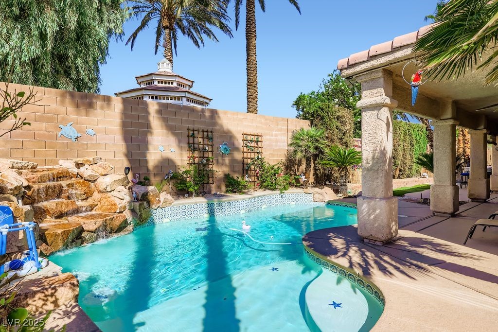 9045 Arkose Court