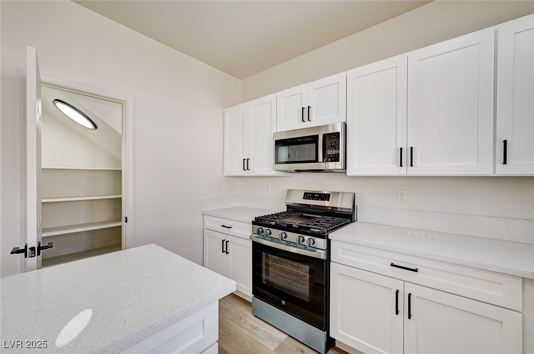 4062 West El Campo Grande Avenue