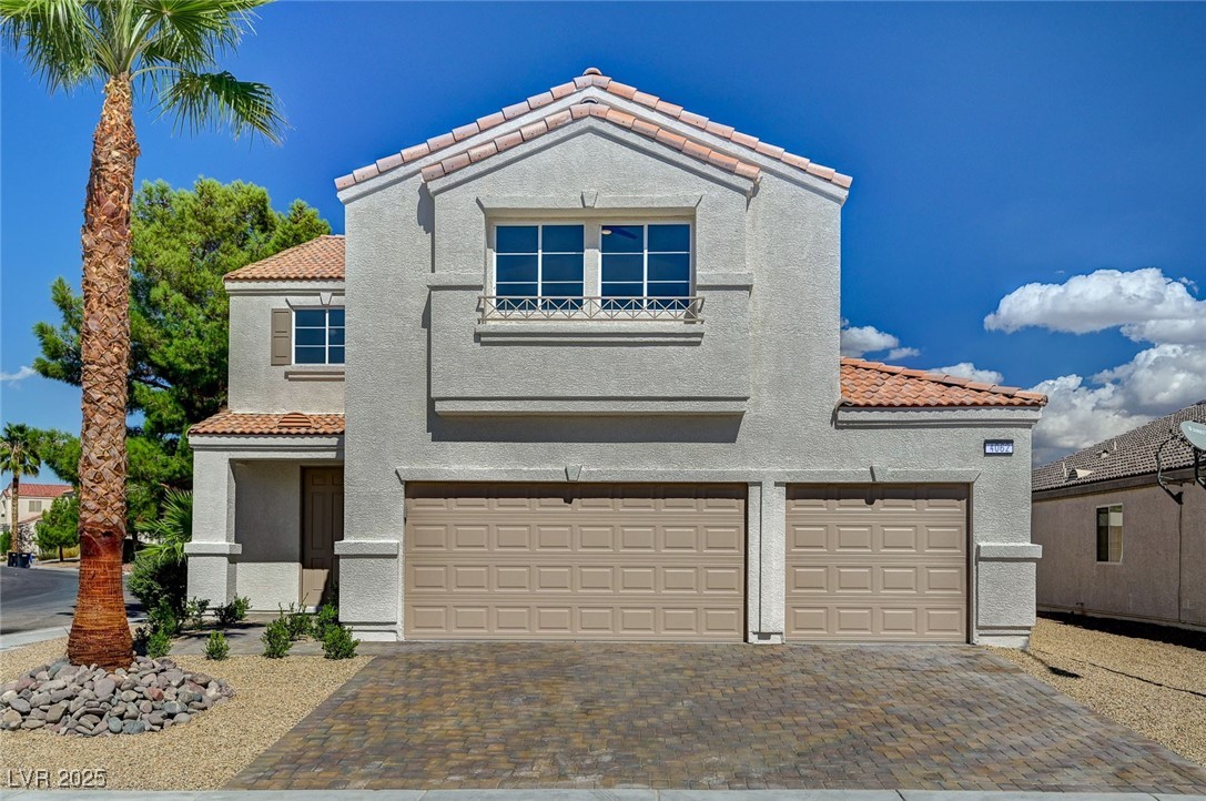 4062 West El Campo Grande Avenue