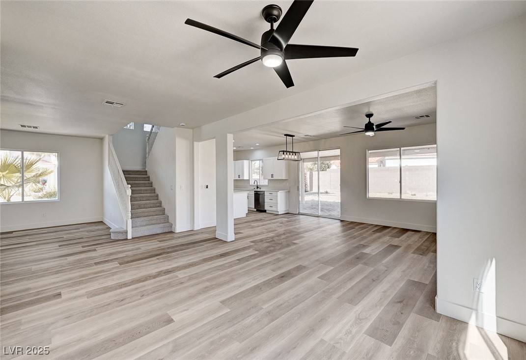 4062 West El Campo Grande Avenue
