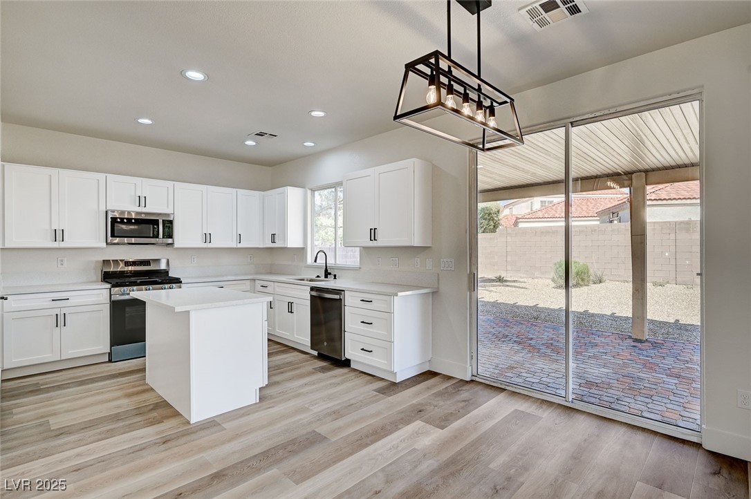 4062 West El Campo Grande Avenue