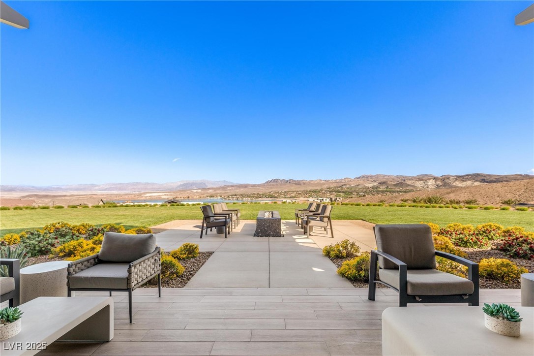 160 Stone Mesa Court