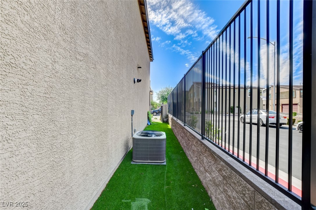 7217 Sunray Point Street