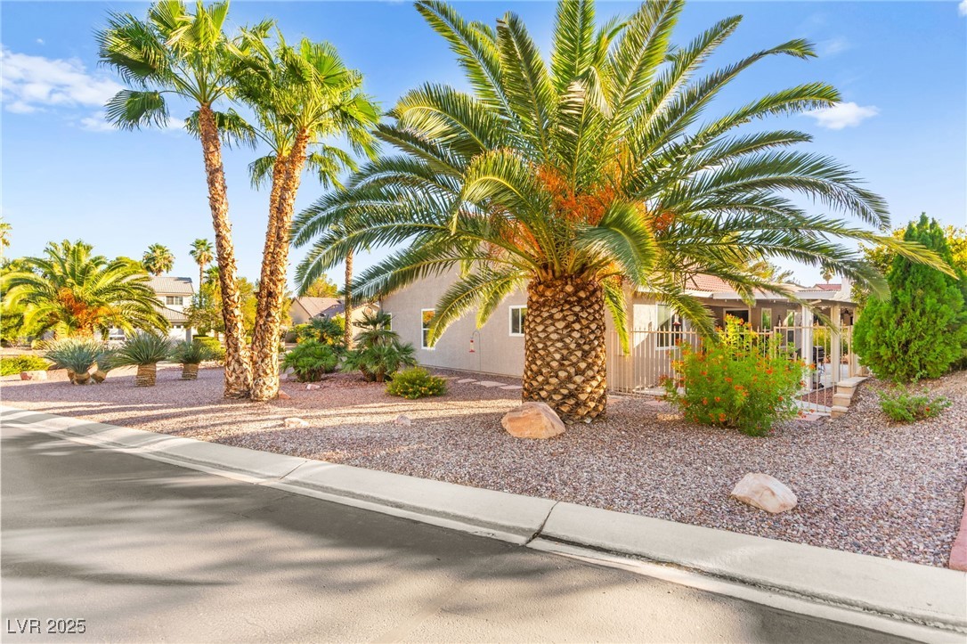 5245 Woodlawn Lane