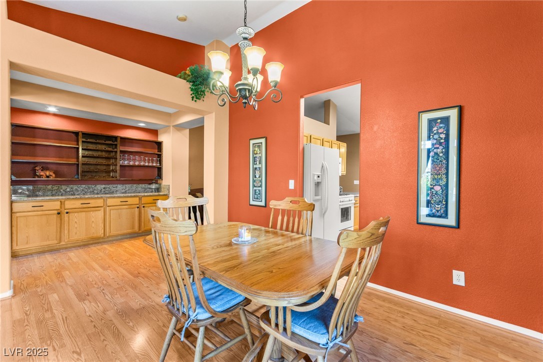 5245 Woodlawn Lane