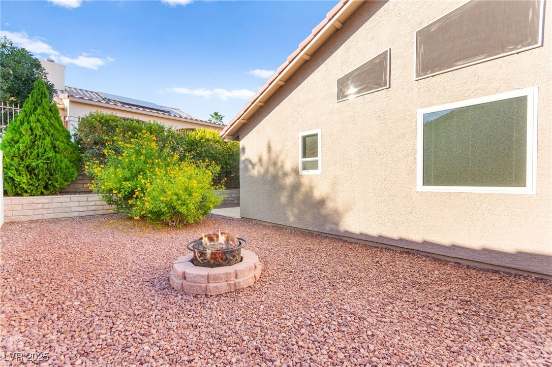 5245 Woodlawn Lane