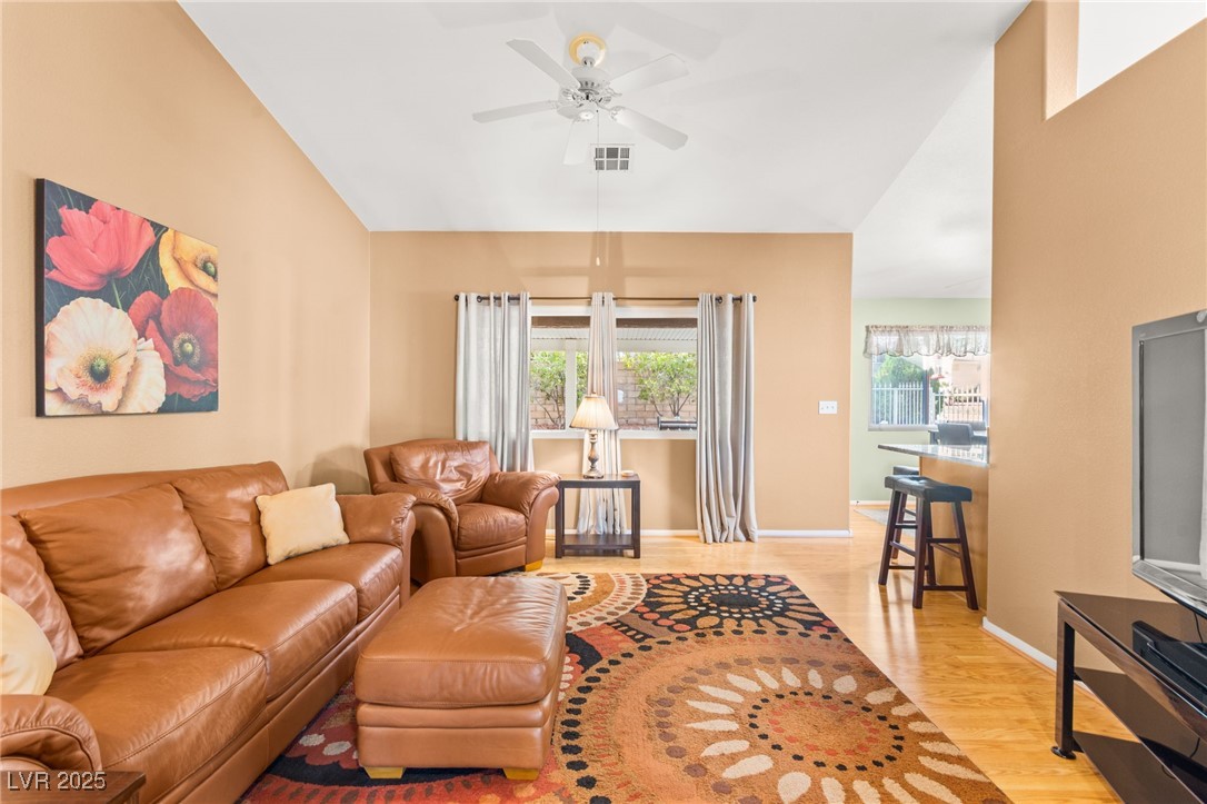 5245 Woodlawn Lane