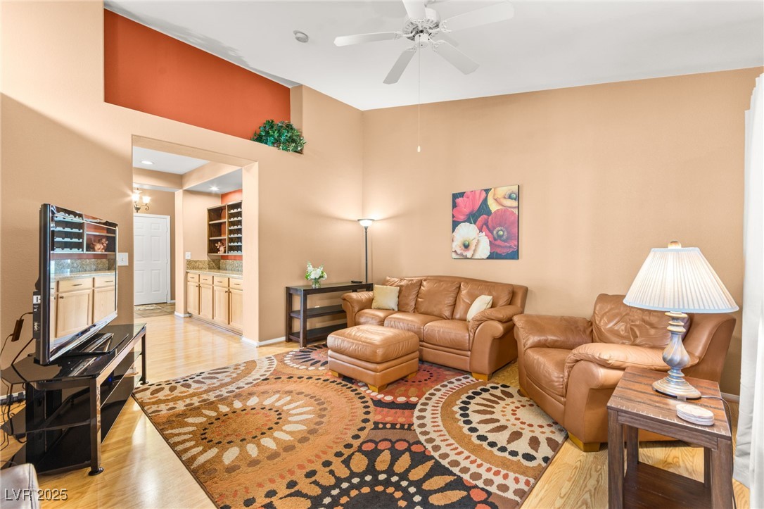 5245 Woodlawn Lane