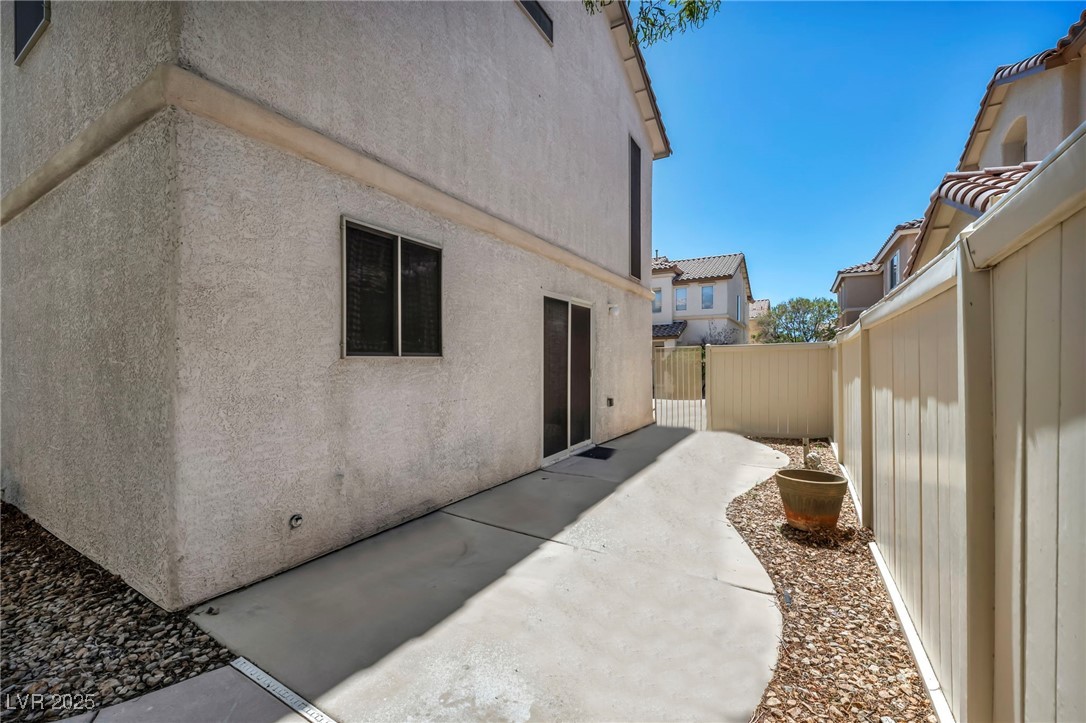 9165 Starling Wing Place
