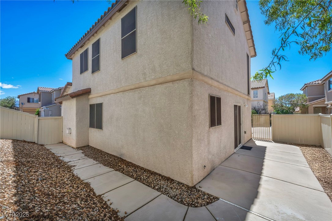 9165 Starling Wing Place