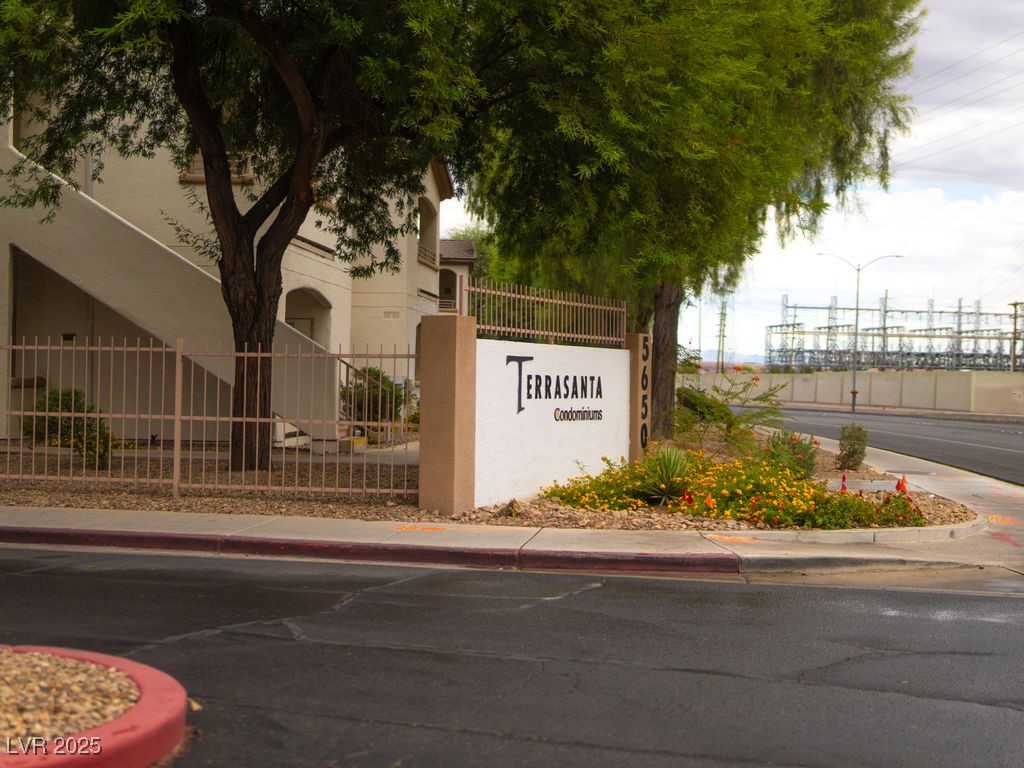 5650 East Sahara Avenue 2010