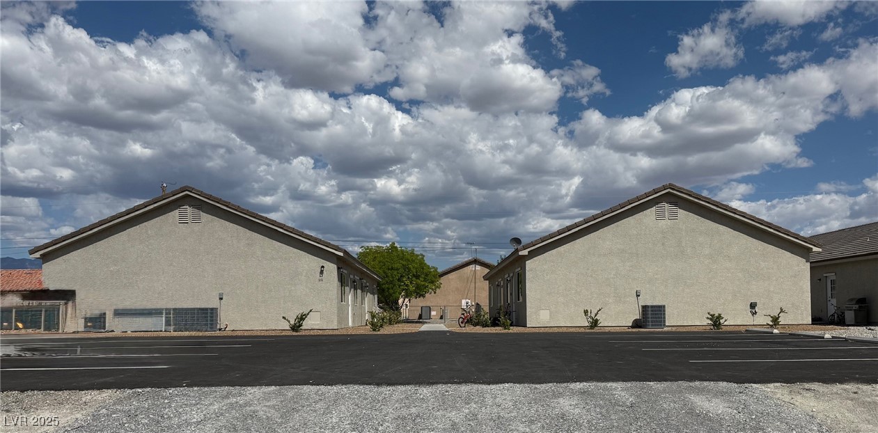 1121 Sixshooter Avenue