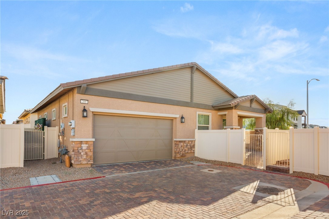 209 Bellini Peak Avenue