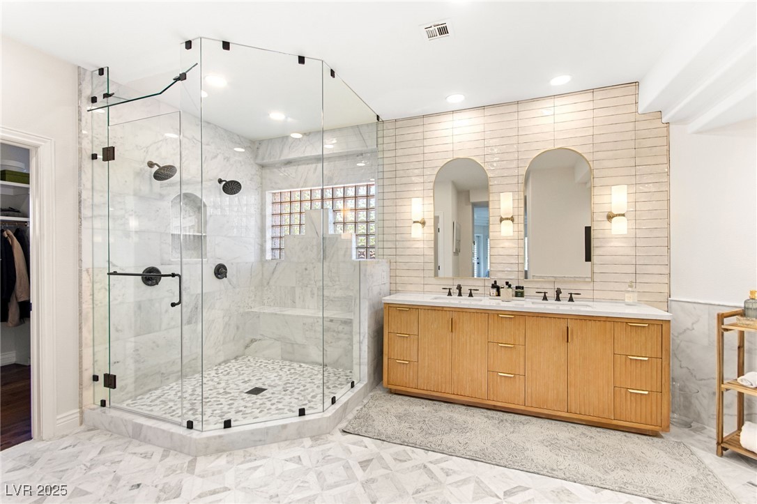 8901 Robinson Ridge Drive