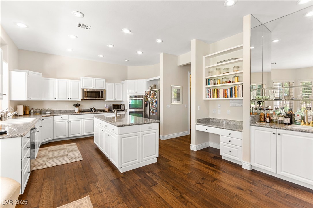 8901 Robinson Ridge Drive