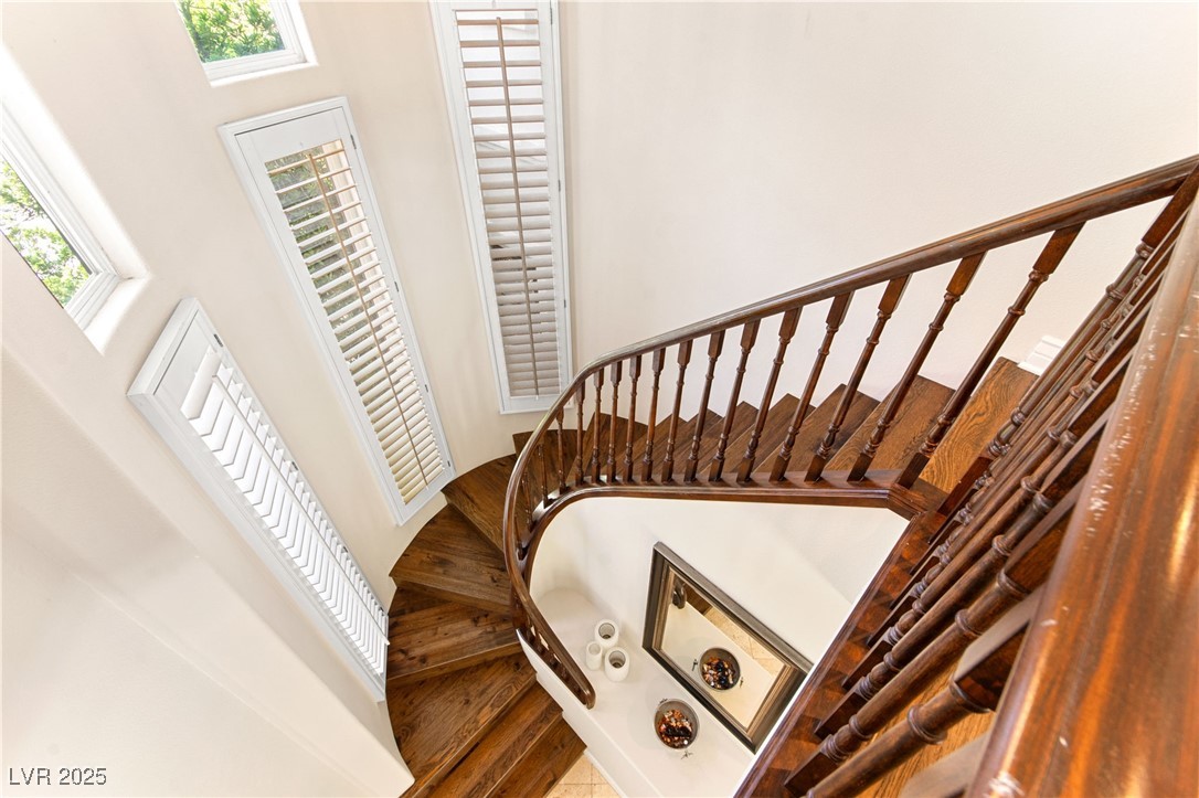 8901 Robinson Ridge Drive