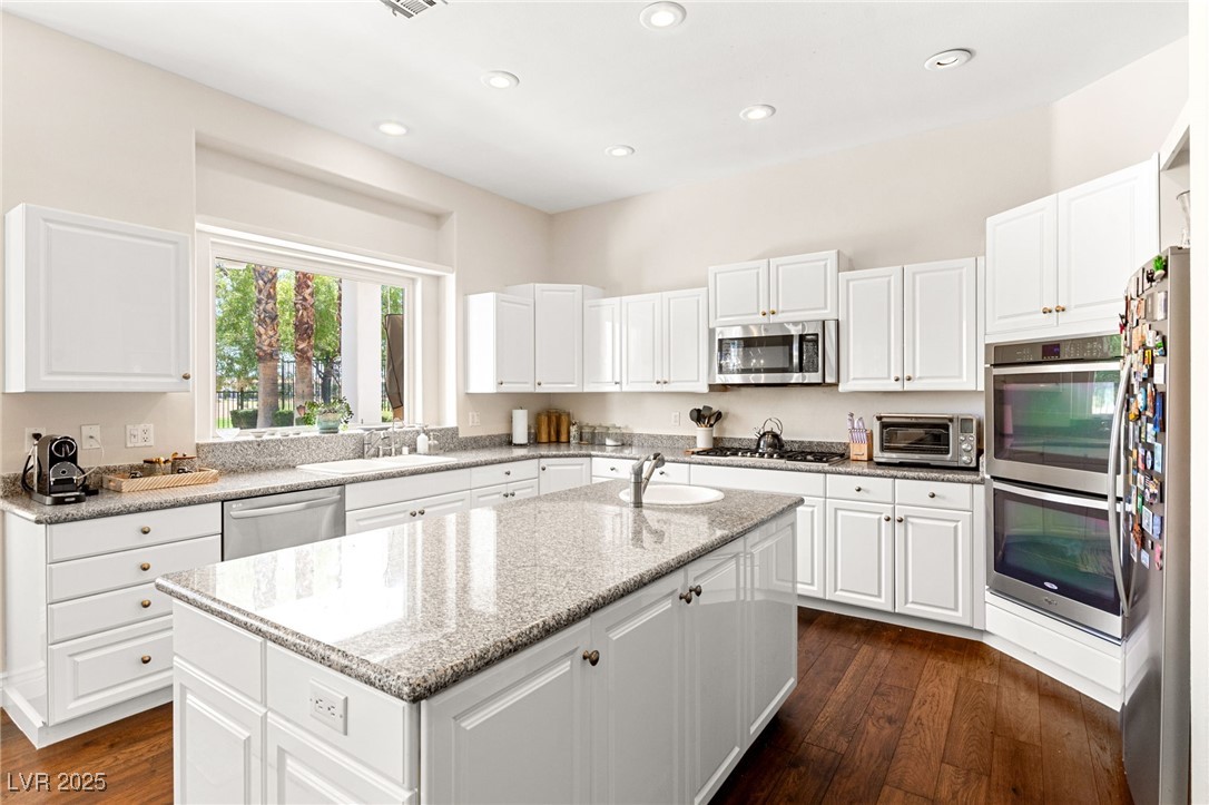 8901 Robinson Ridge Drive