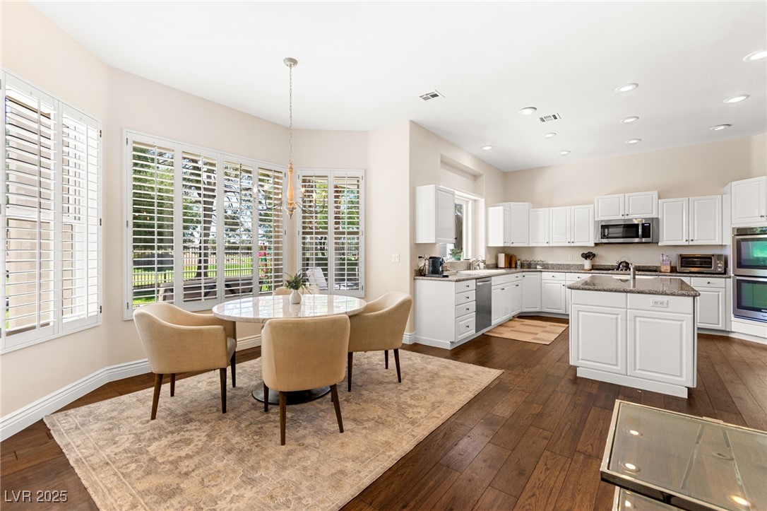 8901 Robinson Ridge Drive