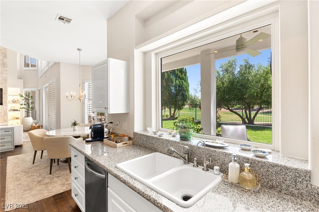 8901 Robinson Ridge Drive