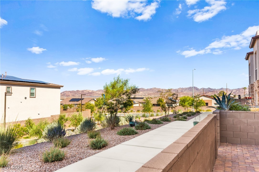 302 Walsh Peak Avenue