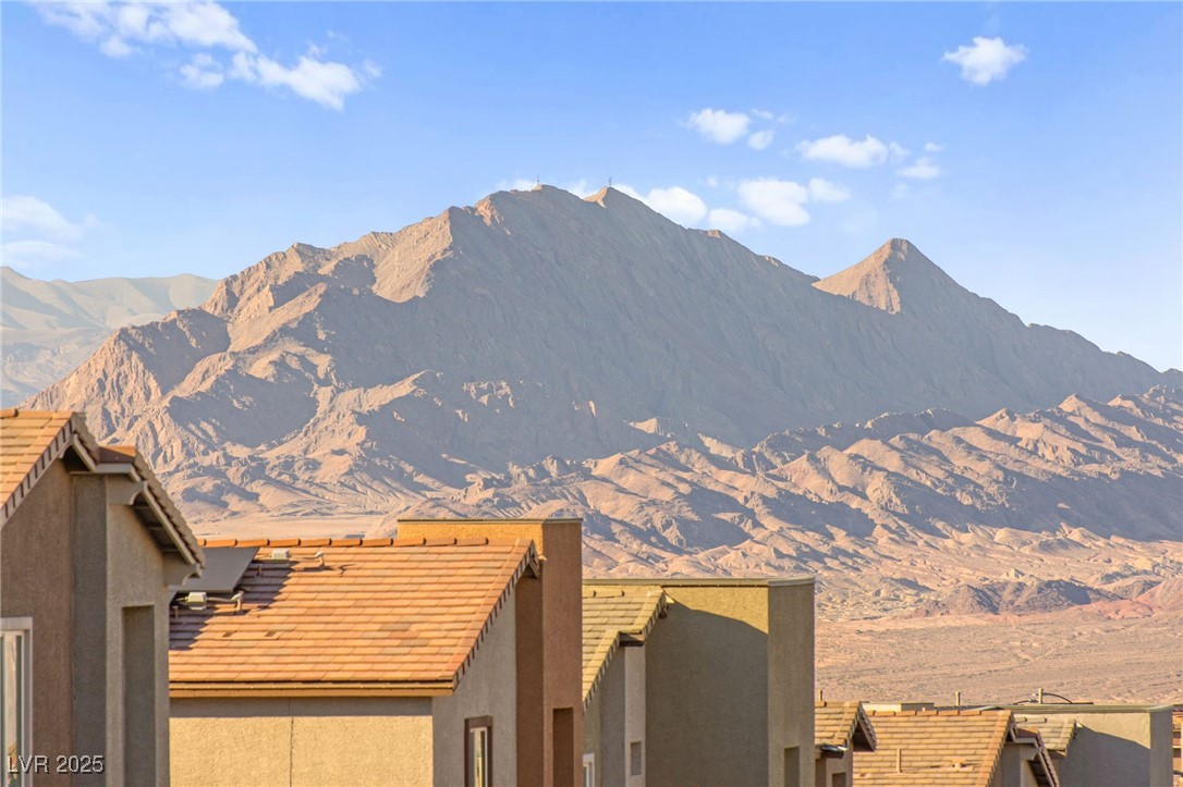 302 Walsh Peak Avenue