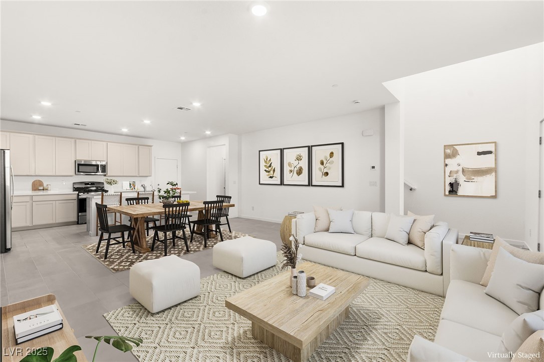 302 Walsh Peak Avenue