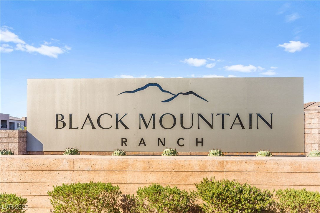 302 Walsh Peak Avenue