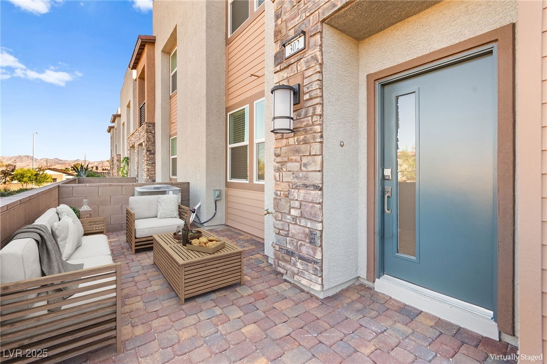 302 Walsh Peak Avenue