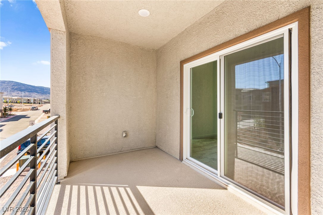 302 Walsh Peak Avenue