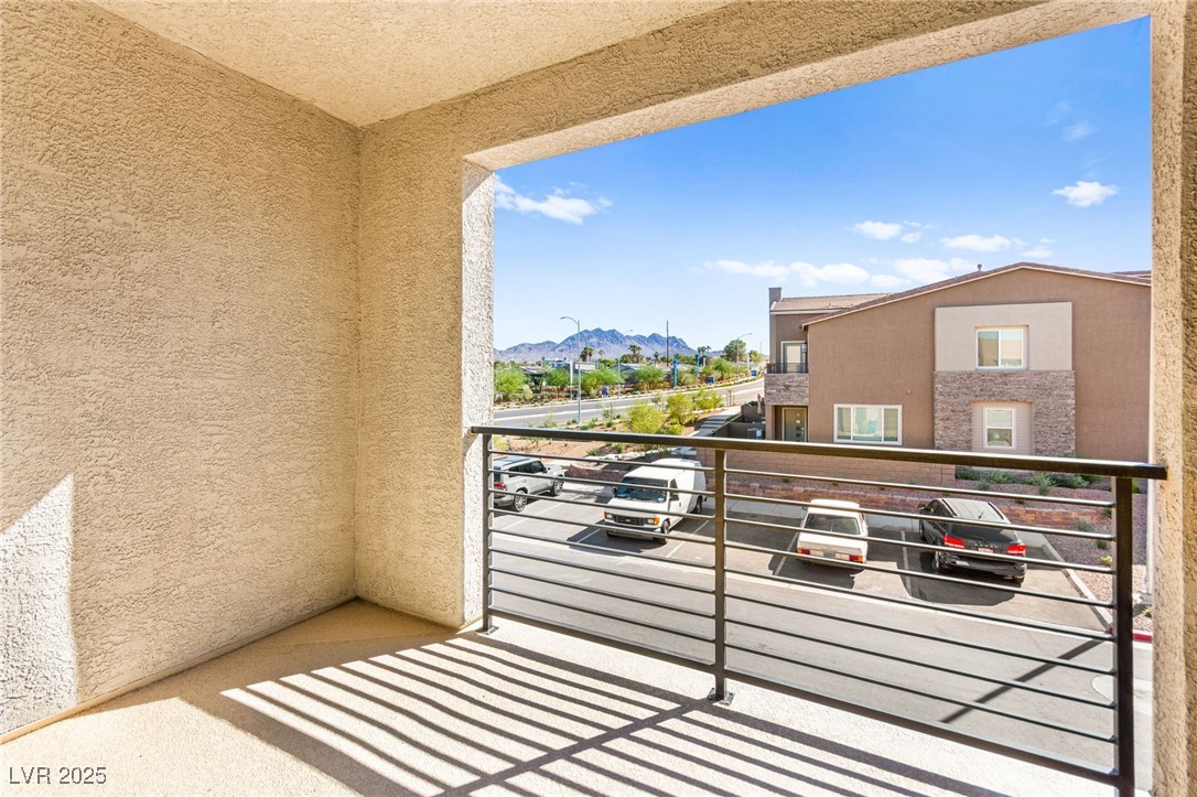 302 Walsh Peak Avenue