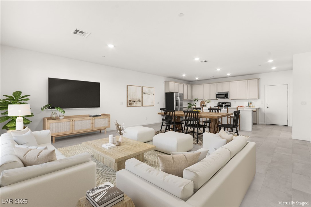 302 Walsh Peak Avenue