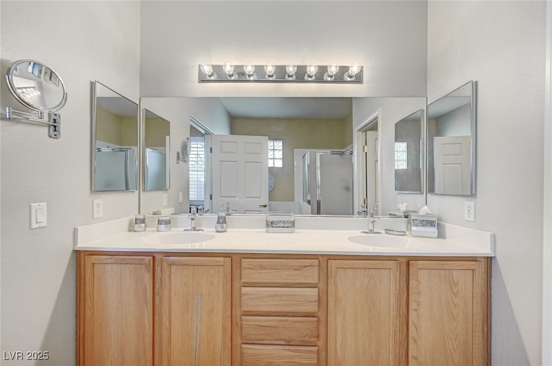 3739 Squirrel Street