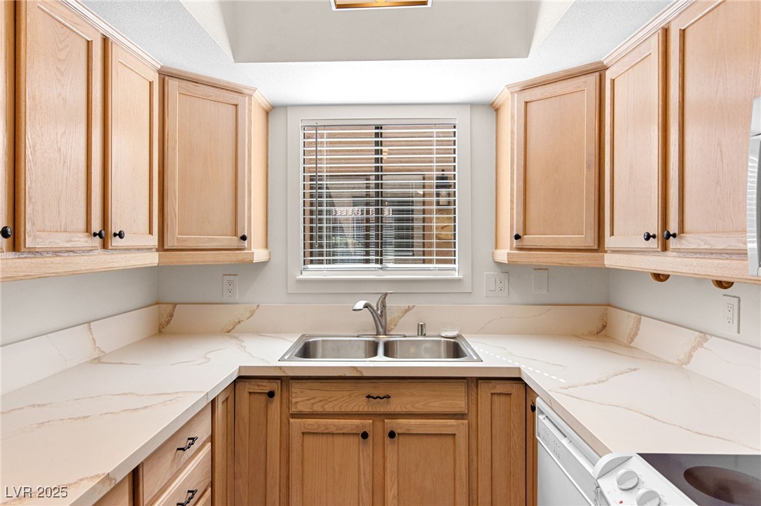 1865 Arbol Verde Way