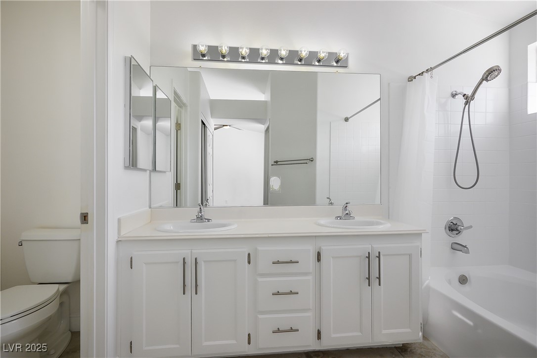 2439 Avenida Flores
